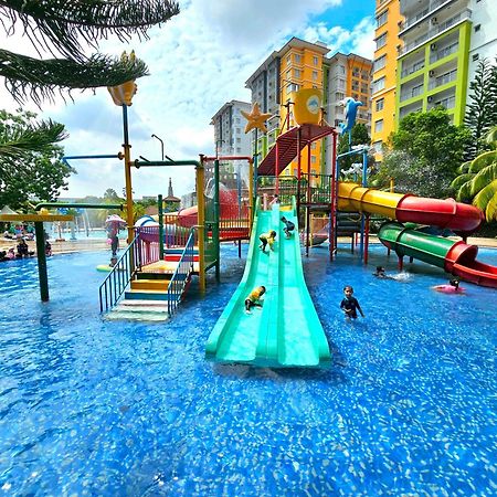 Melaka Town Area Top 1 Family Lovers Water Themepark Suites By Ggm Exterior foto